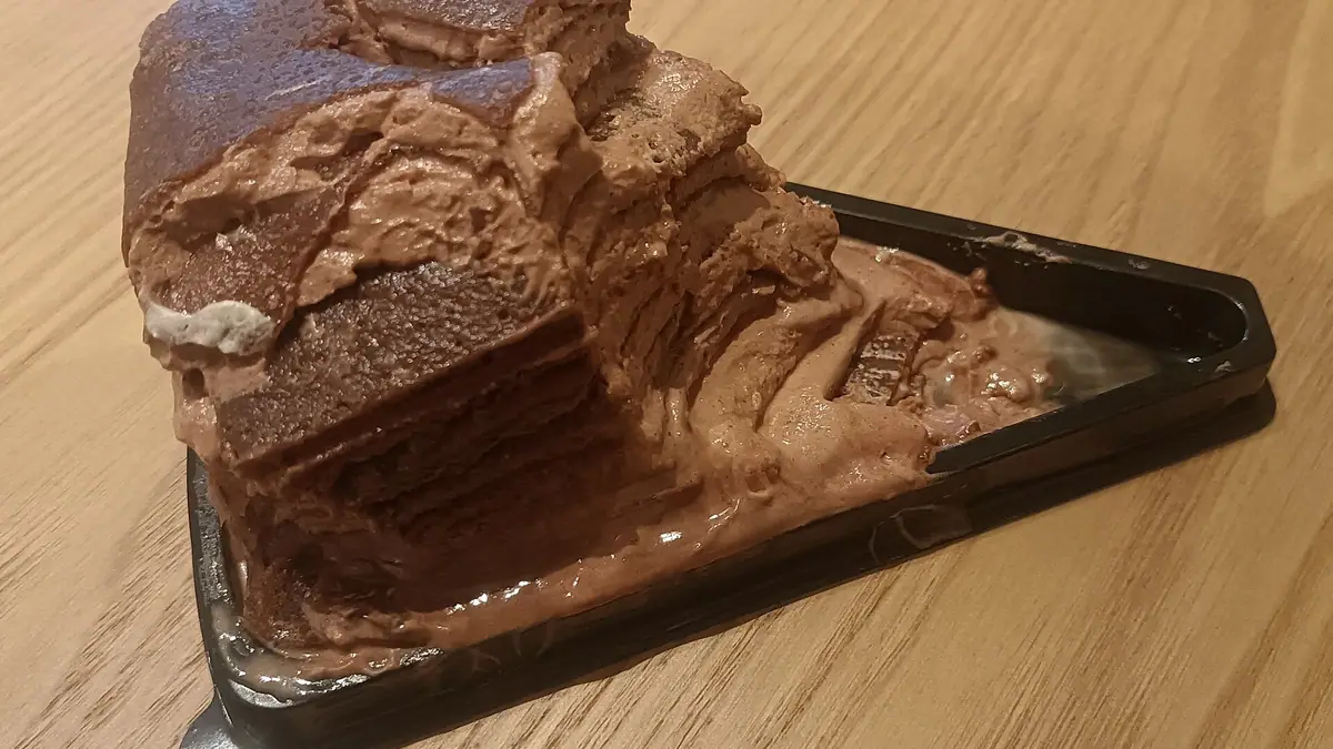 The Wild Chameleon Cake Shop – cake shop in Campbeltown town centre